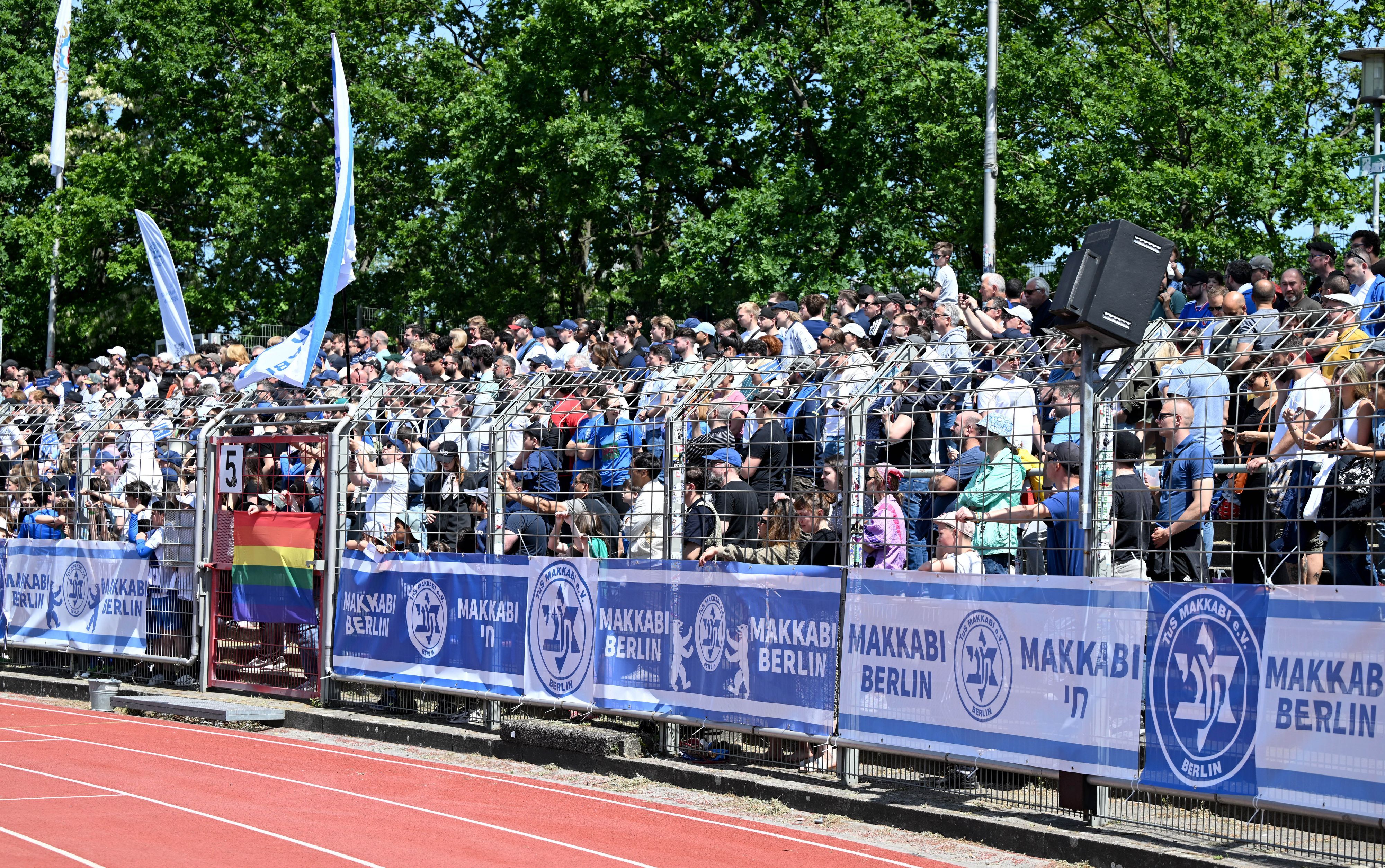 Makkabi-Fans beim Landespokal-Finale gegen SV Sparta Lichtenberg in Berlin.