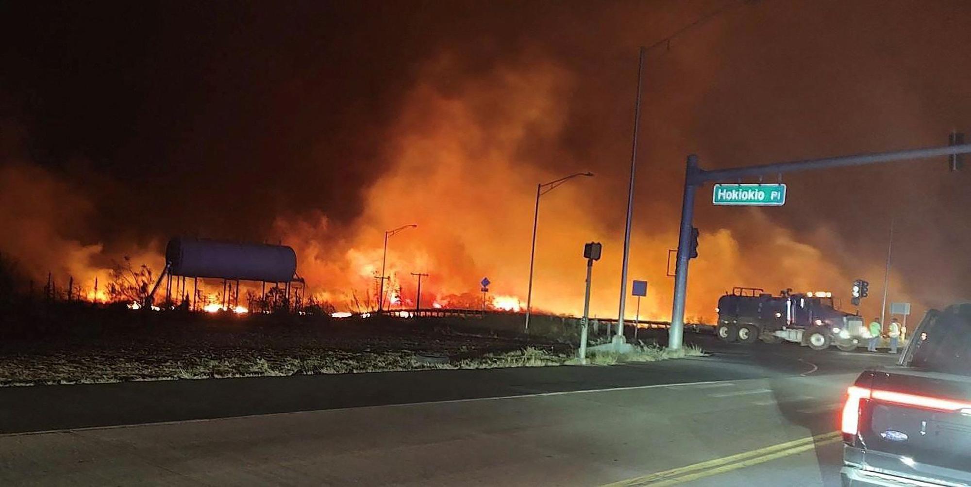 Dieses Bild aus dem Bezirk Maui auf Hawaii zeigt einen Waldbrand in Lahaina am 9. August 2023.