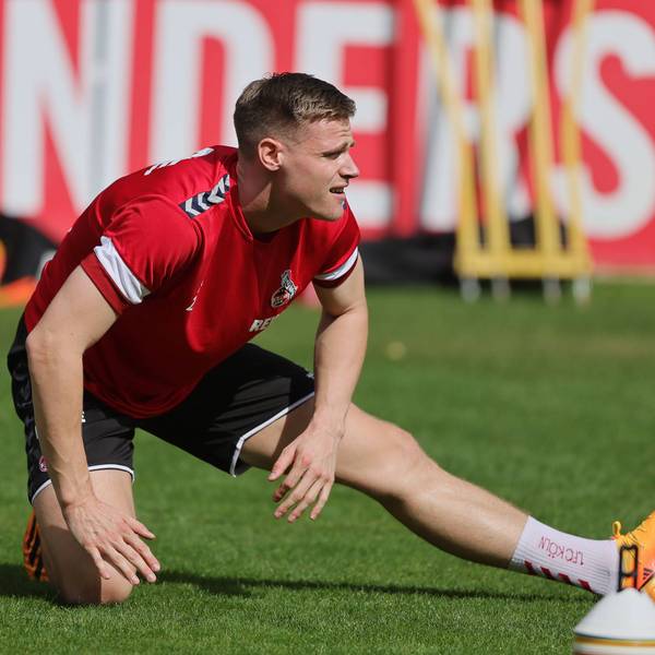 Steffen Tigges macht sich auf dem Trainingsplatz warm.