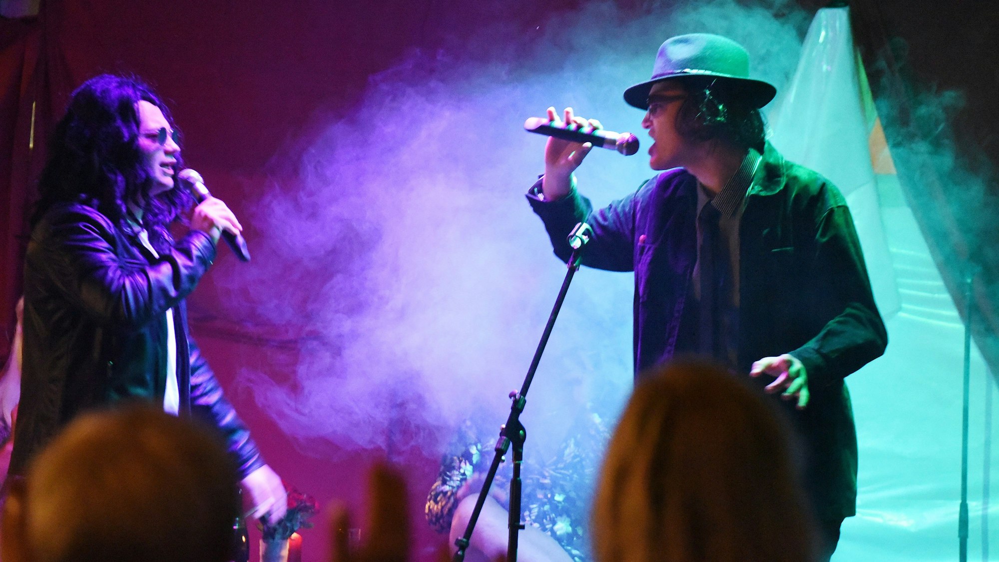 Die Dienstagskünstler präsentierten zum Abschluss des Schützenfestes eine Parodie auf Udo Lindenberg und Apache.