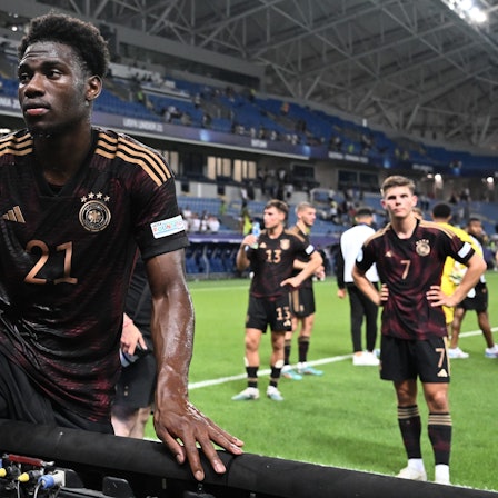 Könnte von Eintracht Frankfurt zum 1,. FC Köln wechseln: U21-Nationalspieler Faride Alidou (l).