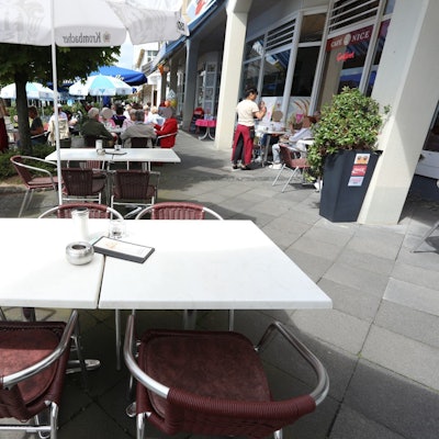 Die Außengastronomie eines Restaurants.