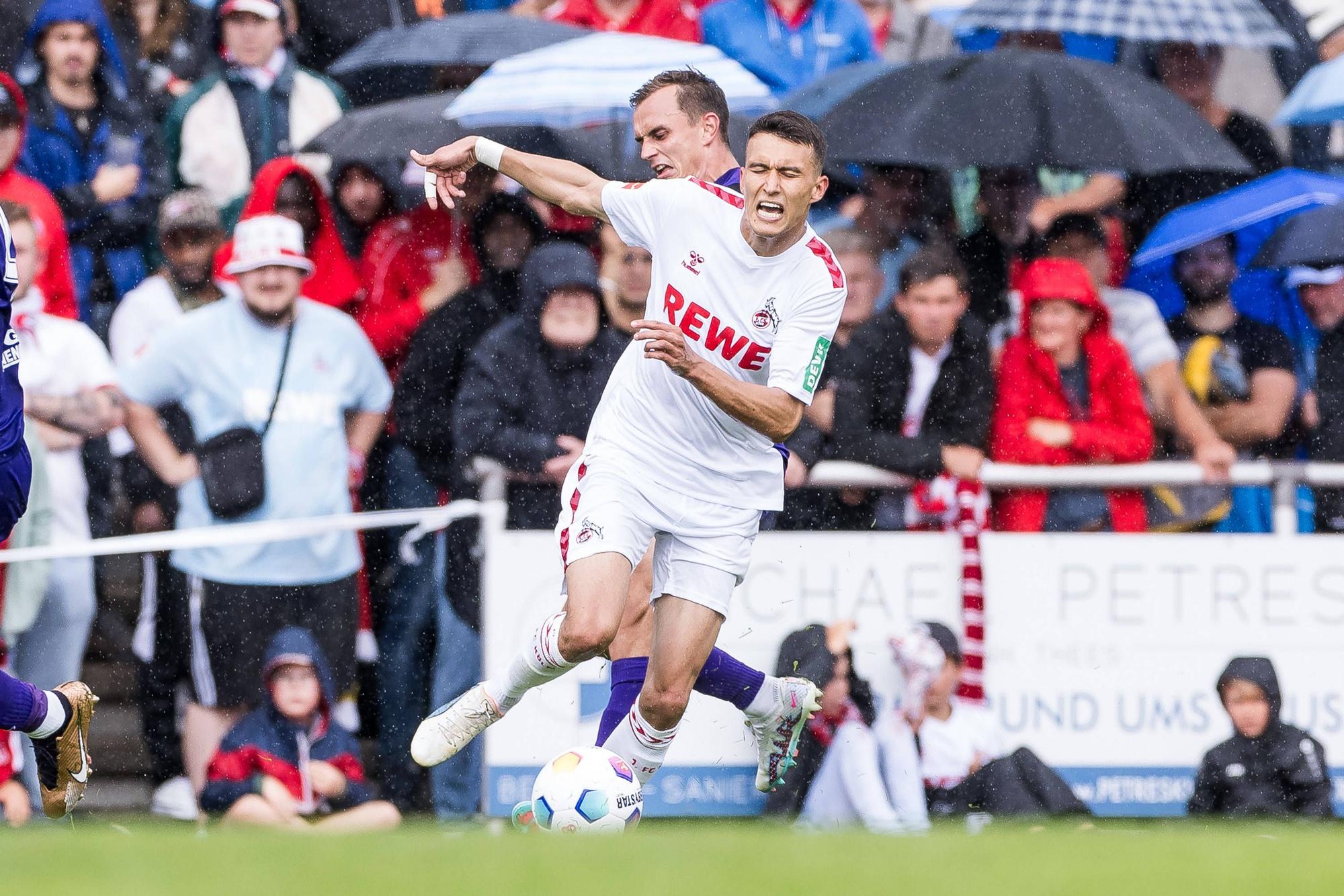 Dejan Ljubicic 1. FC Köln fällt im Testspiel des 1. FC Köln gegen Erzgebirge Aue.