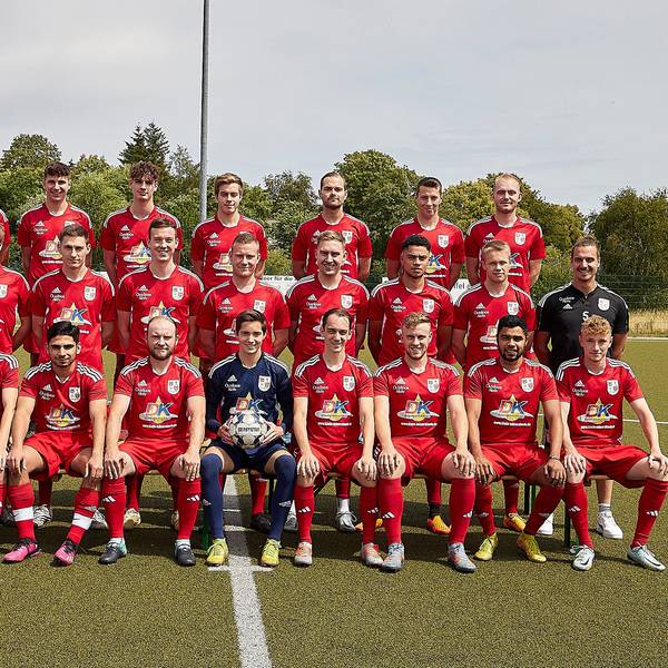 Das Bild zeigt die erste Mannschaft der Spielgemeinschaft Dahlem-Schmidtheim
