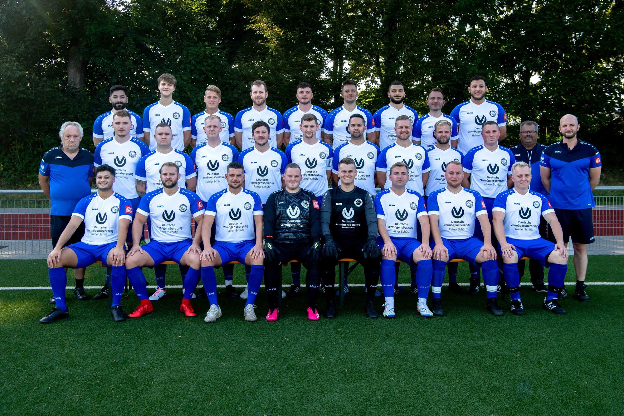 Das Bild zeigt die Mannschaft des SC Roitzheim.