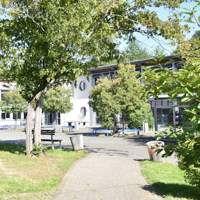 Der Schulhof der Gesamtschule Windeck am Standort Herchen
