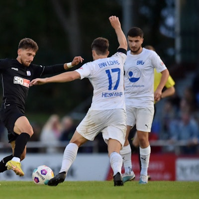 Osnabrücks Charalampos Makridis (links)