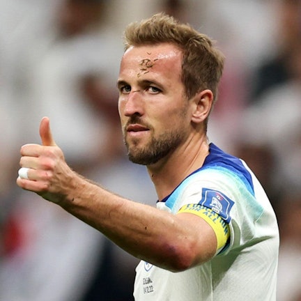 Daumen hoch von Harry Kane aus England.