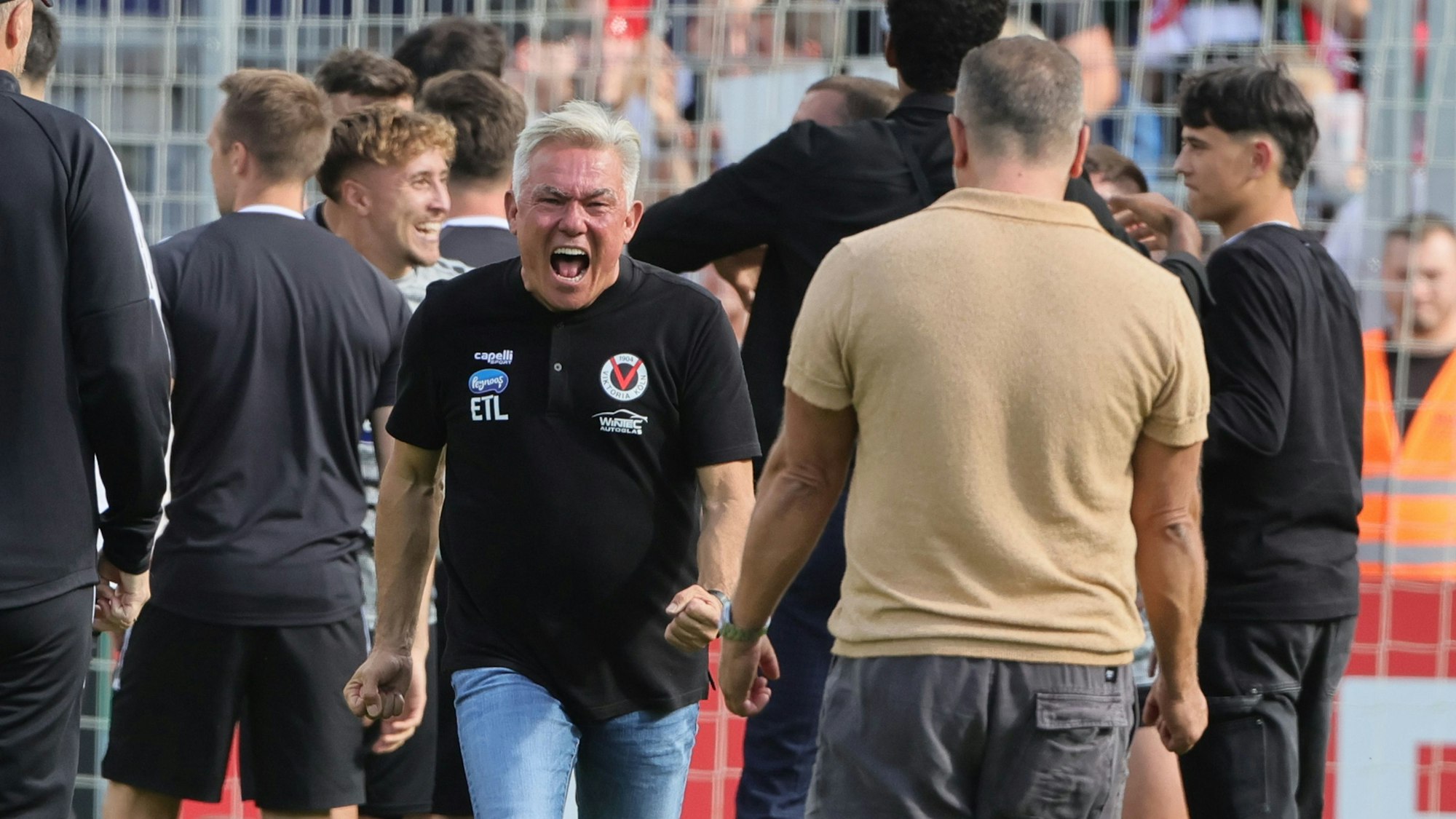 FC Viktoria Köln vs. Werder Bremen, DFB Pokal 1. Runde, Olaf Janßen, Franz Wunderlich (Viktoria), 12.08.2023, Bild: Herbert Bucco