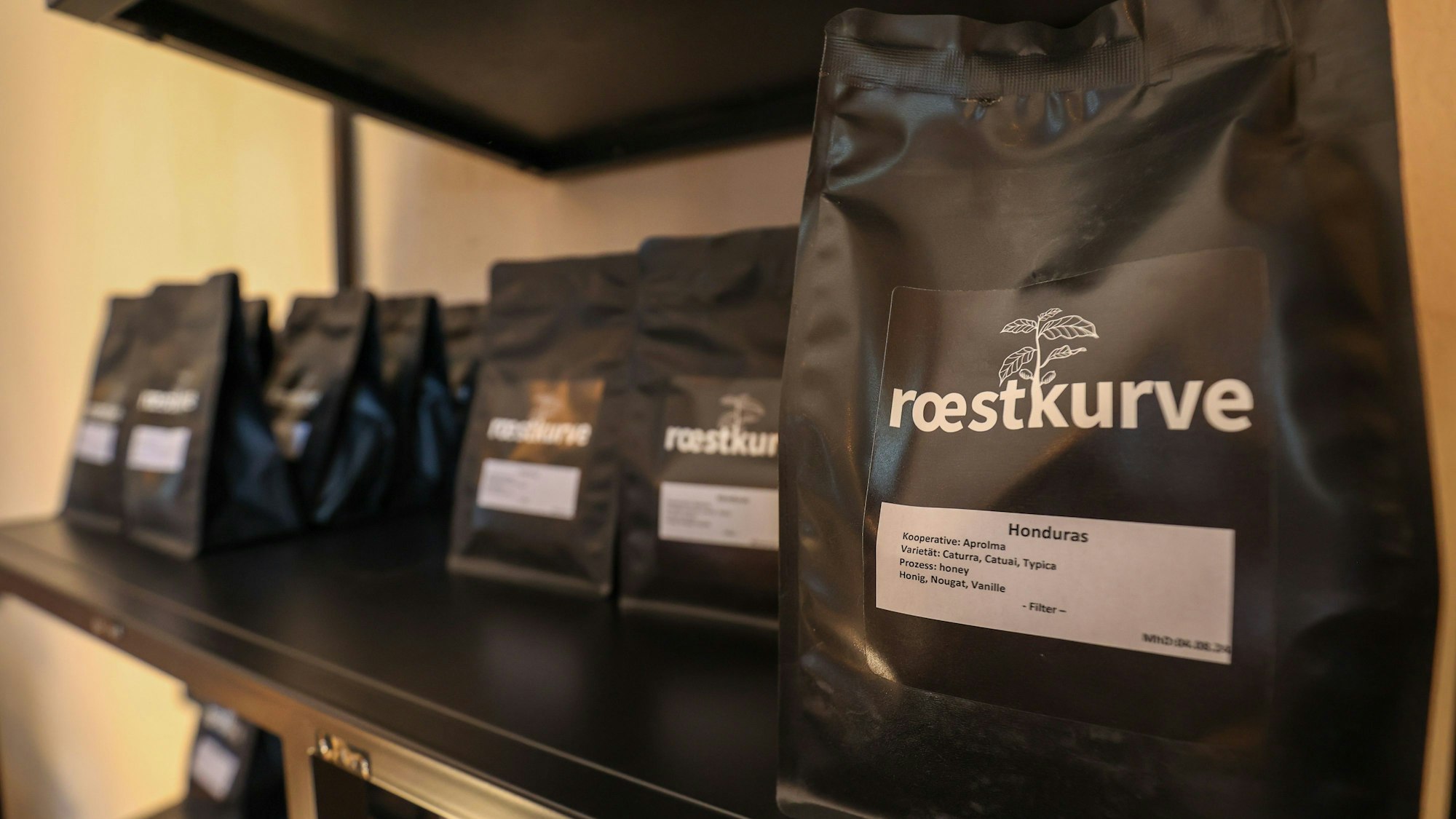 Kaffeesorten am 11.08.2023 in der Röstkurve in der Meckenheimer Allee 178 in Bonn Poppelsdorf. Foto Copyright: Petra Reuter