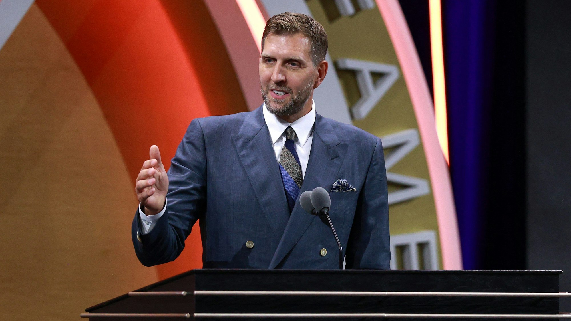 Dirk Nowitzki bei der Aufnahme in die Basketball Hall of Fame.