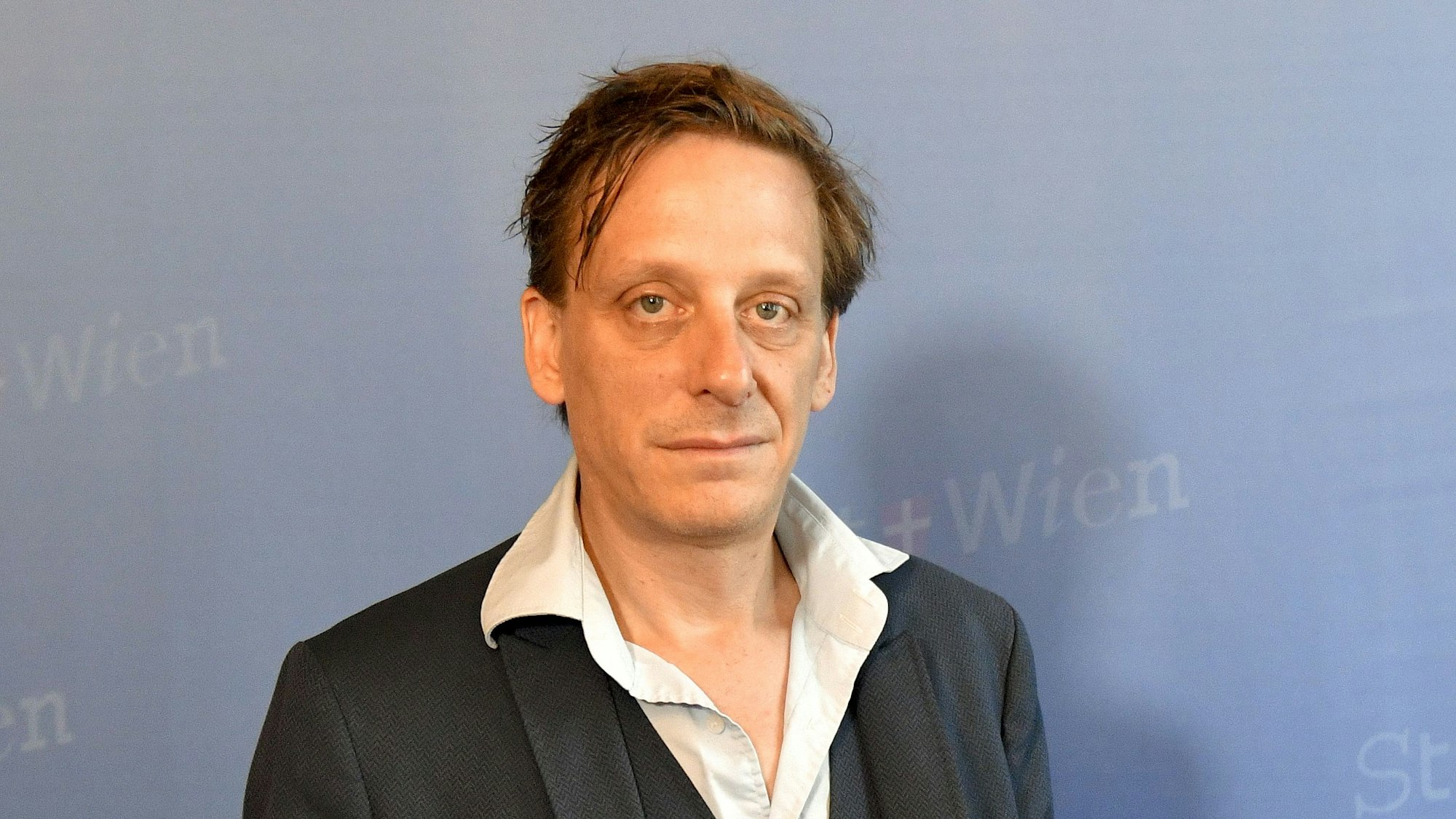 Kay Voges, designierte Direktor am Volkstheater Wien, nimmt im Rahmen der Vorstellung der "Neuen Intendanz für das Volkstheater" an einer Pressekonferenz teil. Voges leitet ab der Spielzeit 2020/21 das Volkstheater. +++ dpa-Bildfunk +++