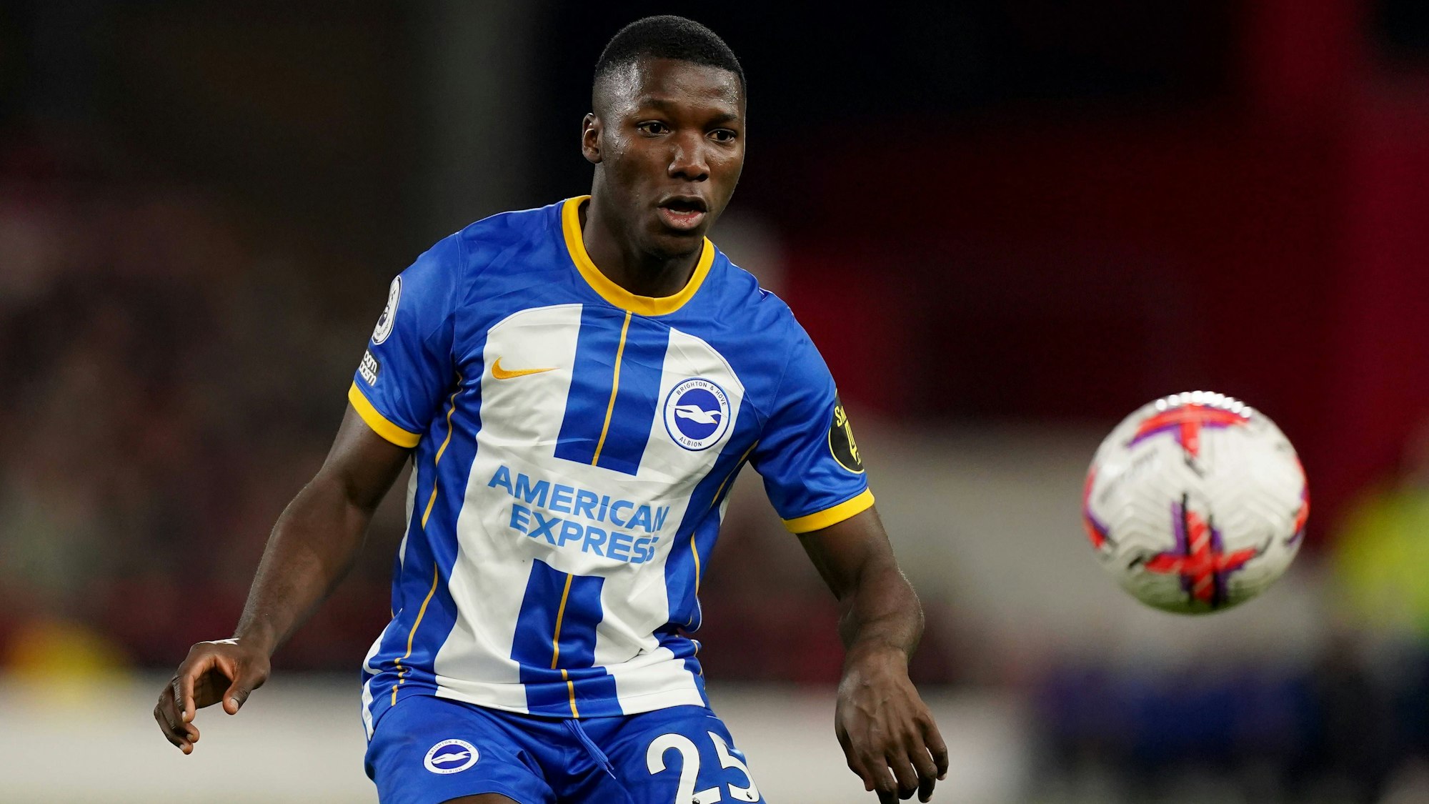 Moises Caicedo im Einsatz für seinen alten Verein Brighton Hove Albion.