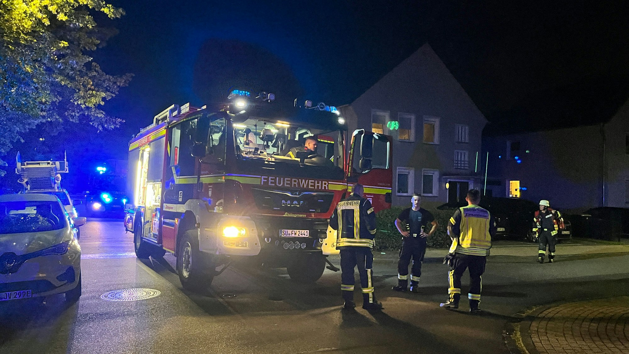 Die Feuerwehr Troisdorf musste innerhalb von drei Stunden zu zwei Bränden ausrücken. An der Eremitenstraße war Essen auf dem Herd zu heiß geworden.
