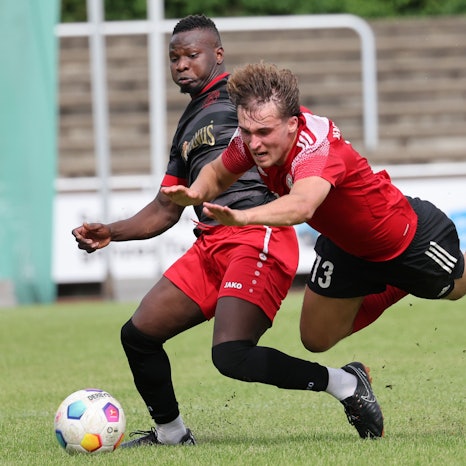sport Mittelrheinliga
SV09 Porz
Rexhep Ajdari gegen Amadou Sadio Camara