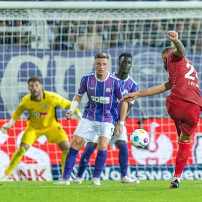 Tor zum 1:3 durch Jeff Chabot 1.FC Koeln,