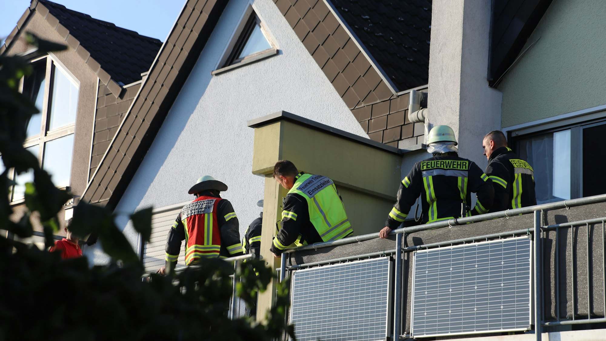 Die Feuerwehr Troisdorf musste innerhalb von drei Stunden zu zwei Bränden ausrücken. In Müllekoven brannte Isolierung zwischen zwei Mauern.