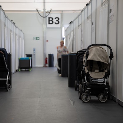 Beim Unterbringen von Flüchtlingen stoßen viele Kommunen in NRW an ihre Grenzen.