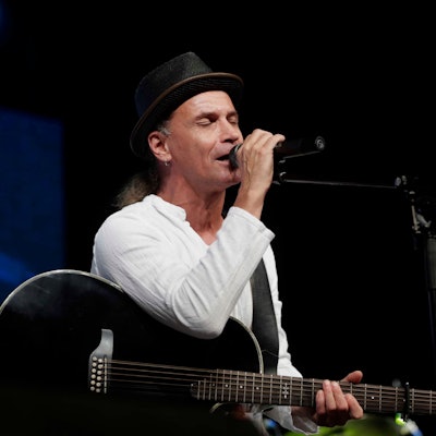 Sänger mit Gefühl: Peter Brings regt sich über die dramatisch gestiegen Ticketpreise auf.