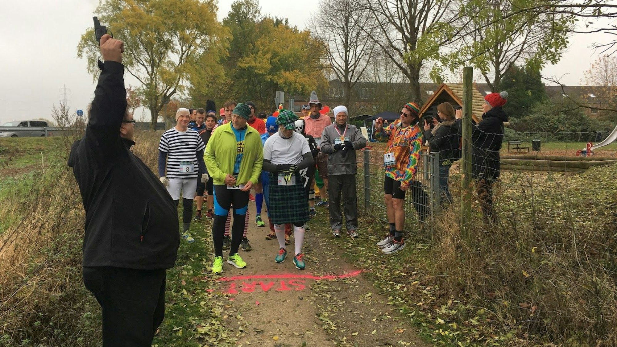 Startschuss Karneval Marathon am Pescher See