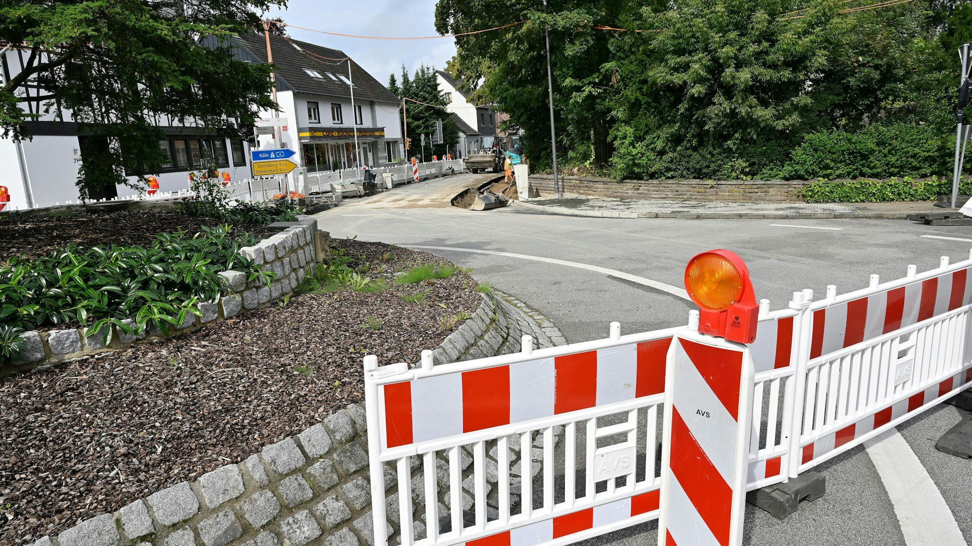 Der gesperrte Kreisel in Overath-Heiligenhaus.