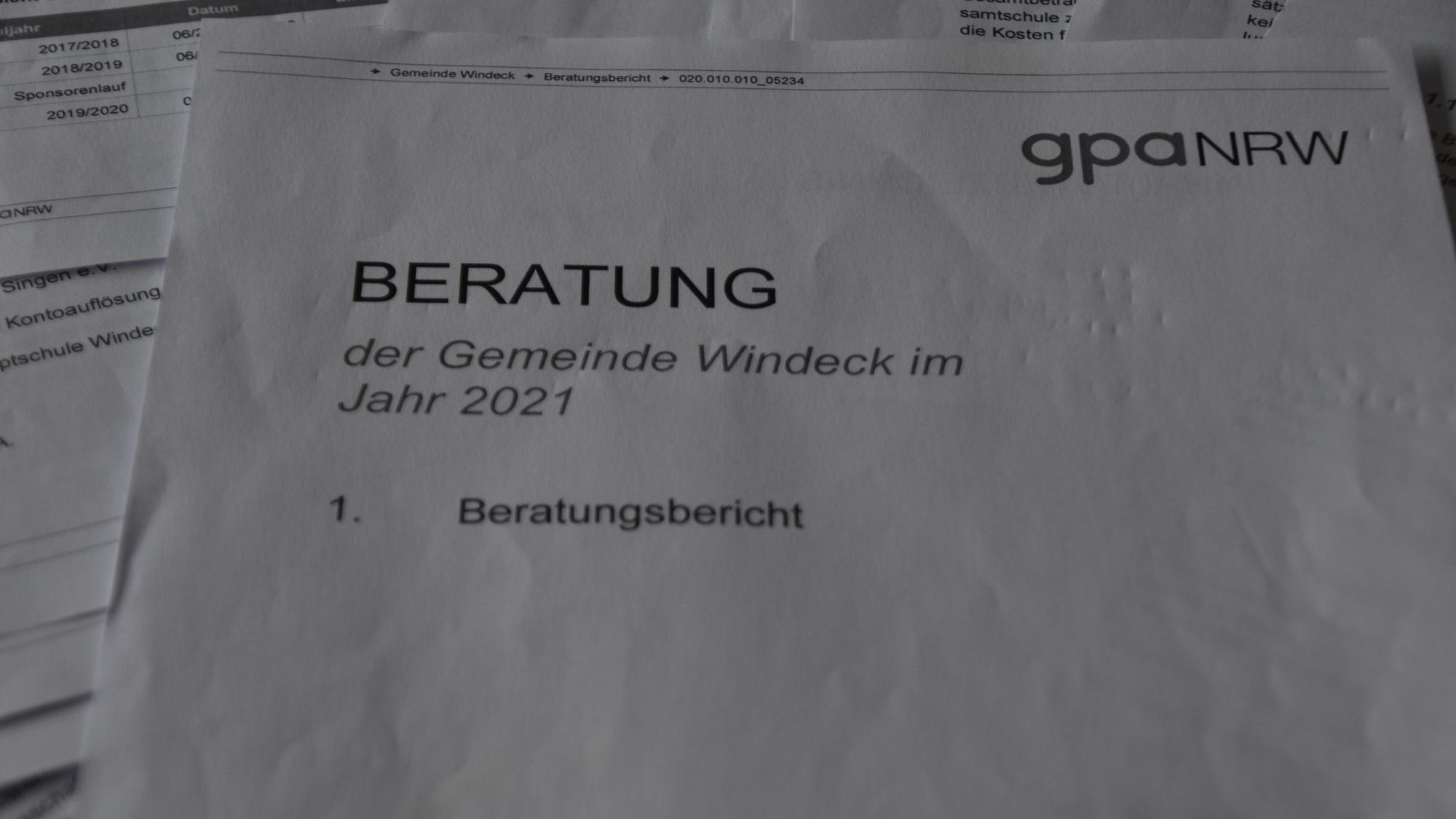 Das Deckblatt eines Prüfberichts.