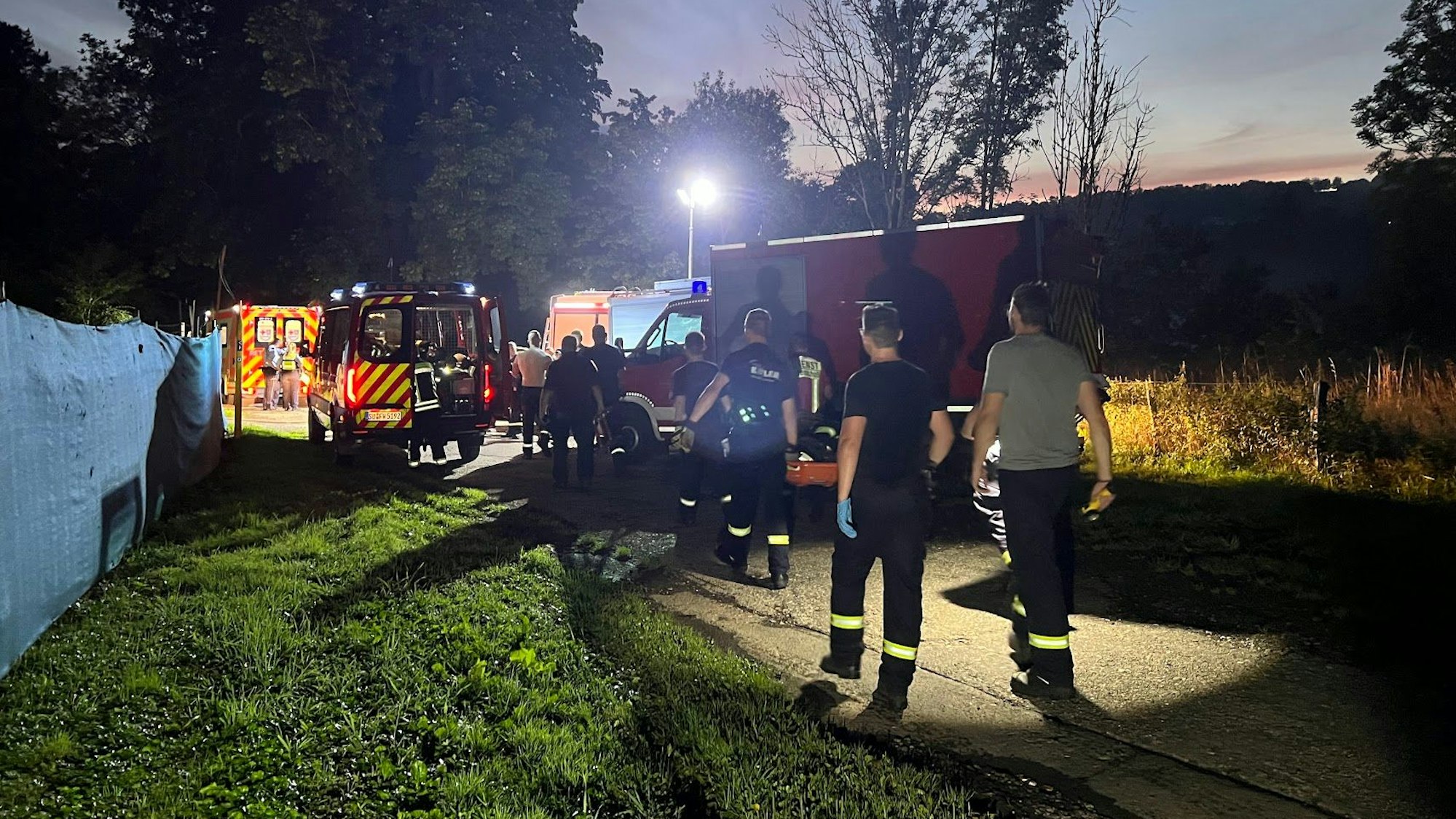 Feuerwehrleute im Einsatz.