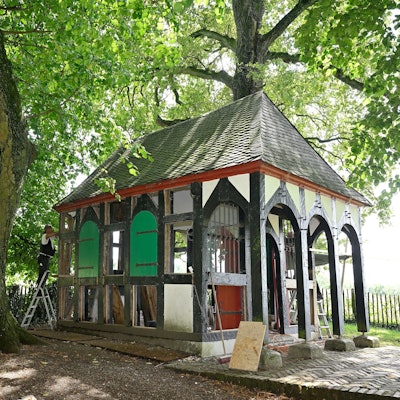 Das Foto zeigt die Rochus-Kapelle bei Sand in Bergisch Gladbach.