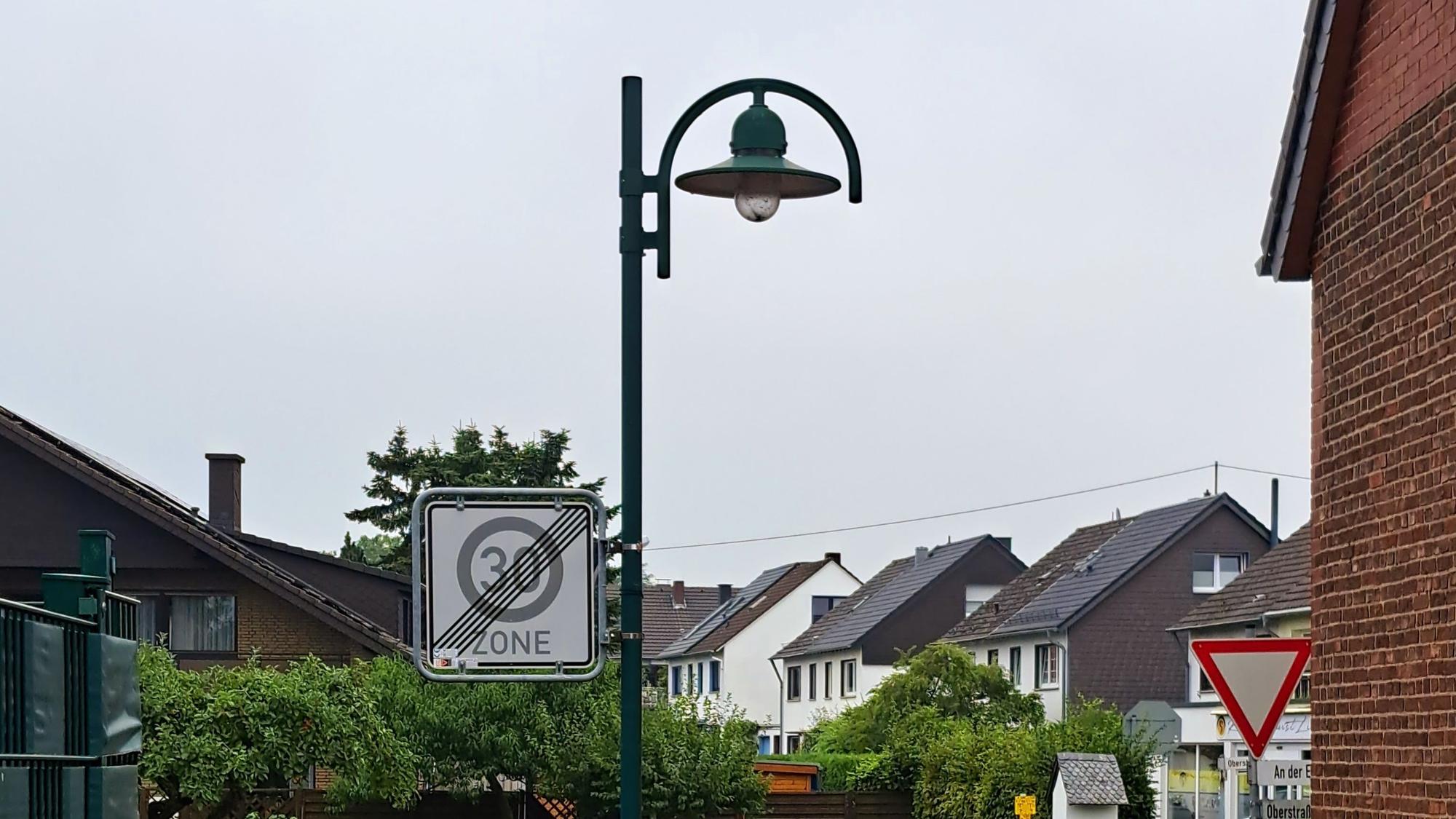 Um Energie zu sparen, soll die Straßenbeleuchtung auf den Niederkasseler Straßen auch in Zukunft zwischen 1 und 5 Uhr ausgeschaltet bleiben.
