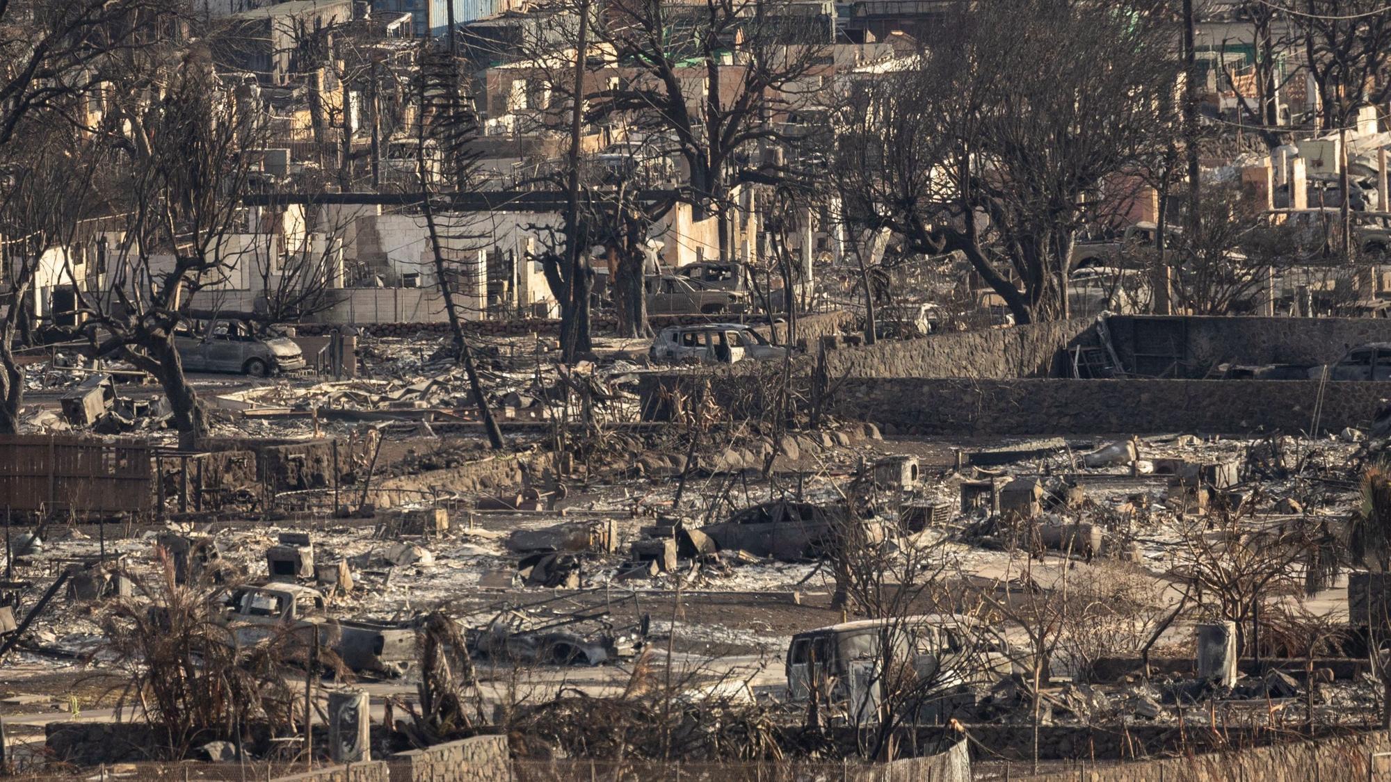 Verkohlte Überreste eines verbrannten Viertels sind nach einem Waldbrand in Lahaina im Westen von Maui, Hawaii, am 14. August 2023 zu sehen.