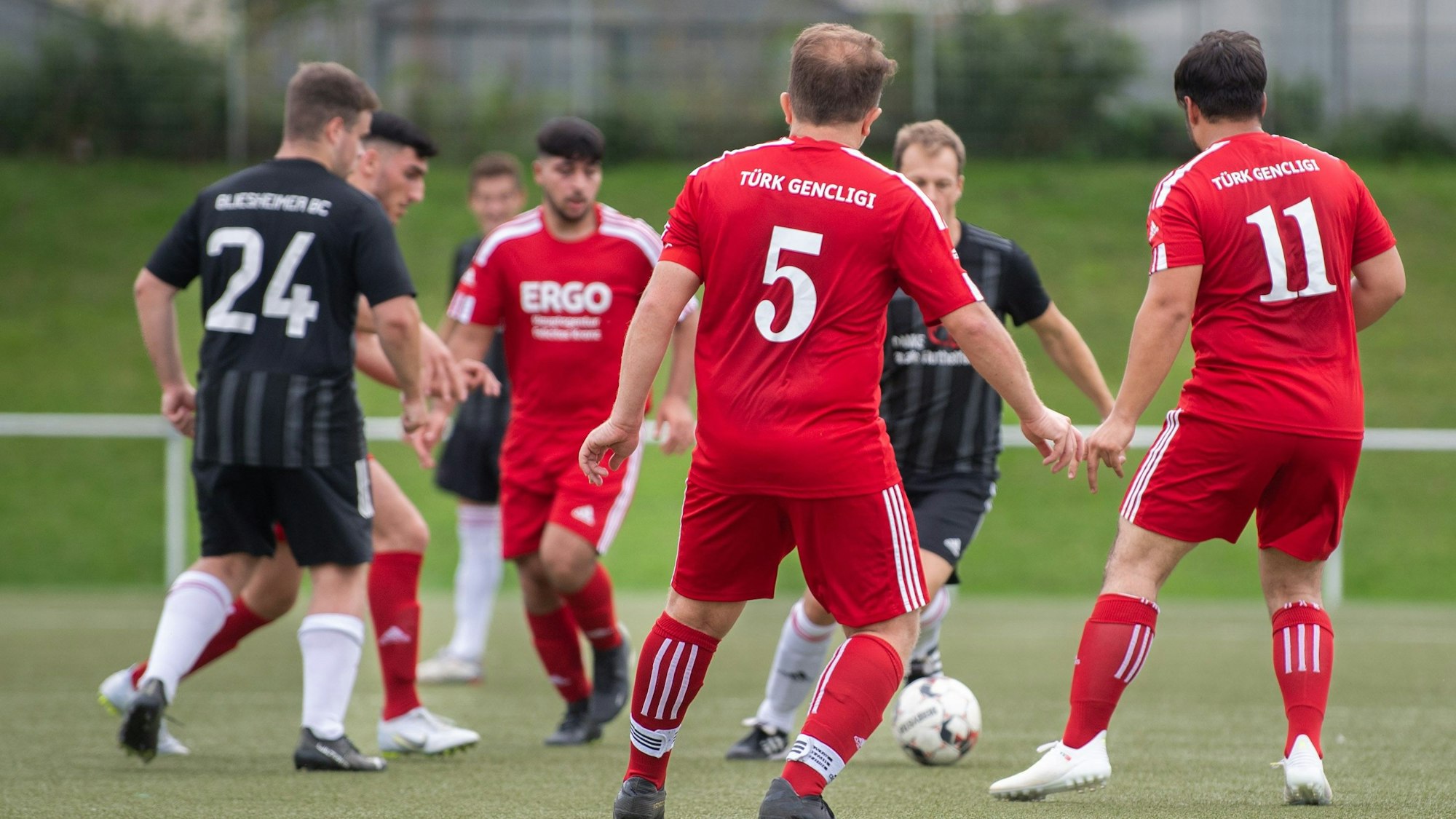 Eine Spielszene aus dem Spiel Euskirchen Türk Gencligi gegen Bliesheimer BC.