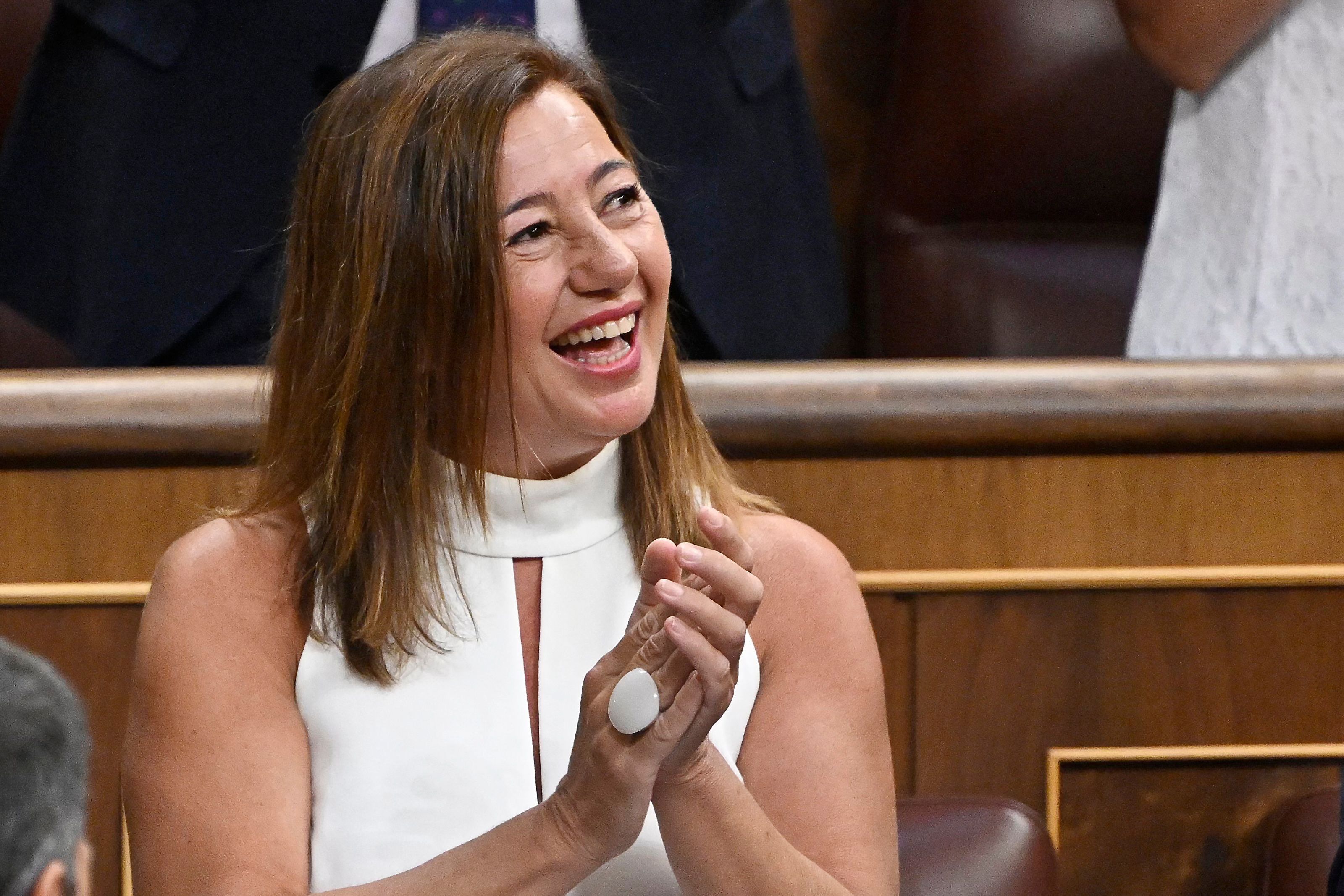 In Spanien haben die Abgeordneten die Kandidatin Francina Armengol der sozialdemokratischen Partei ins Amt der Parlamentspräsidentin gewählt.
