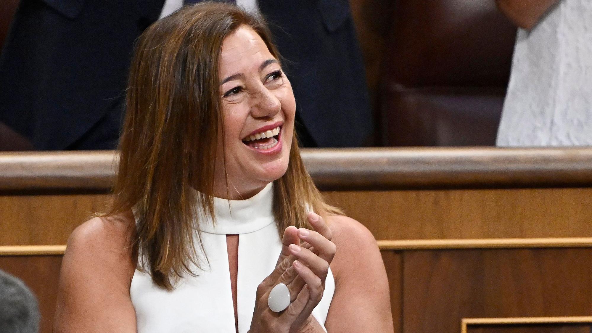 In Spanien haben die Abgeordneten die Kandidatin Francina Armengol der sozialdemokratischen Partei ins Amt der Parlamentspräsidentin gewählt.