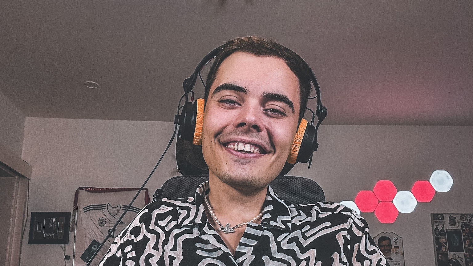 Laurin Dücker ist DJ und veröffentlicht sein neues Lied.