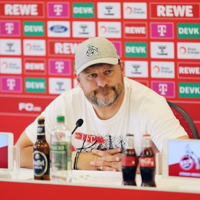 FC-Cheftrainer Steffen Baumgart auf der Pressekonferenz vor dem Bundesliga-Auftaktspiel am Samstag bei Borussia Dortmund.