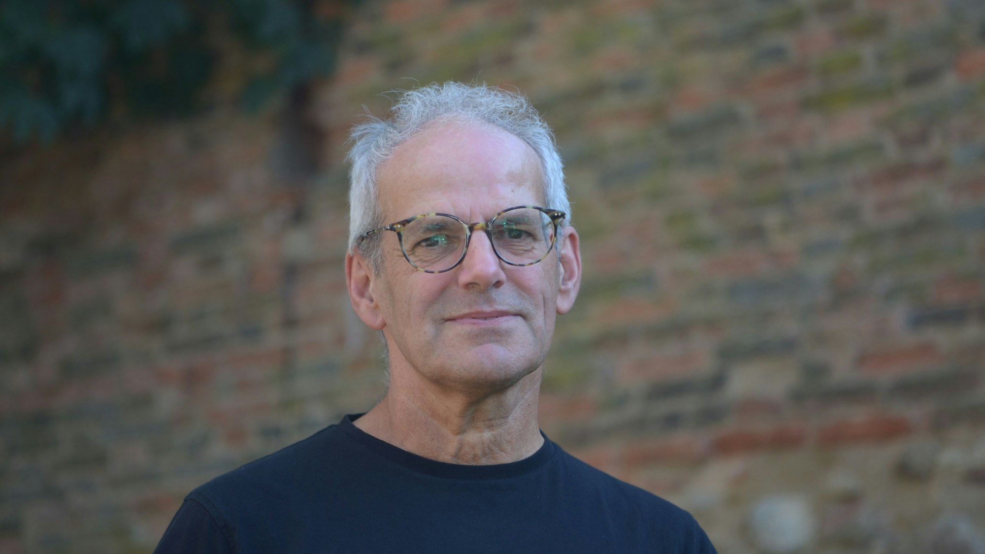 Das Bild zeigt den Krimiautor Herbert Pelzer aus Nörvenich.