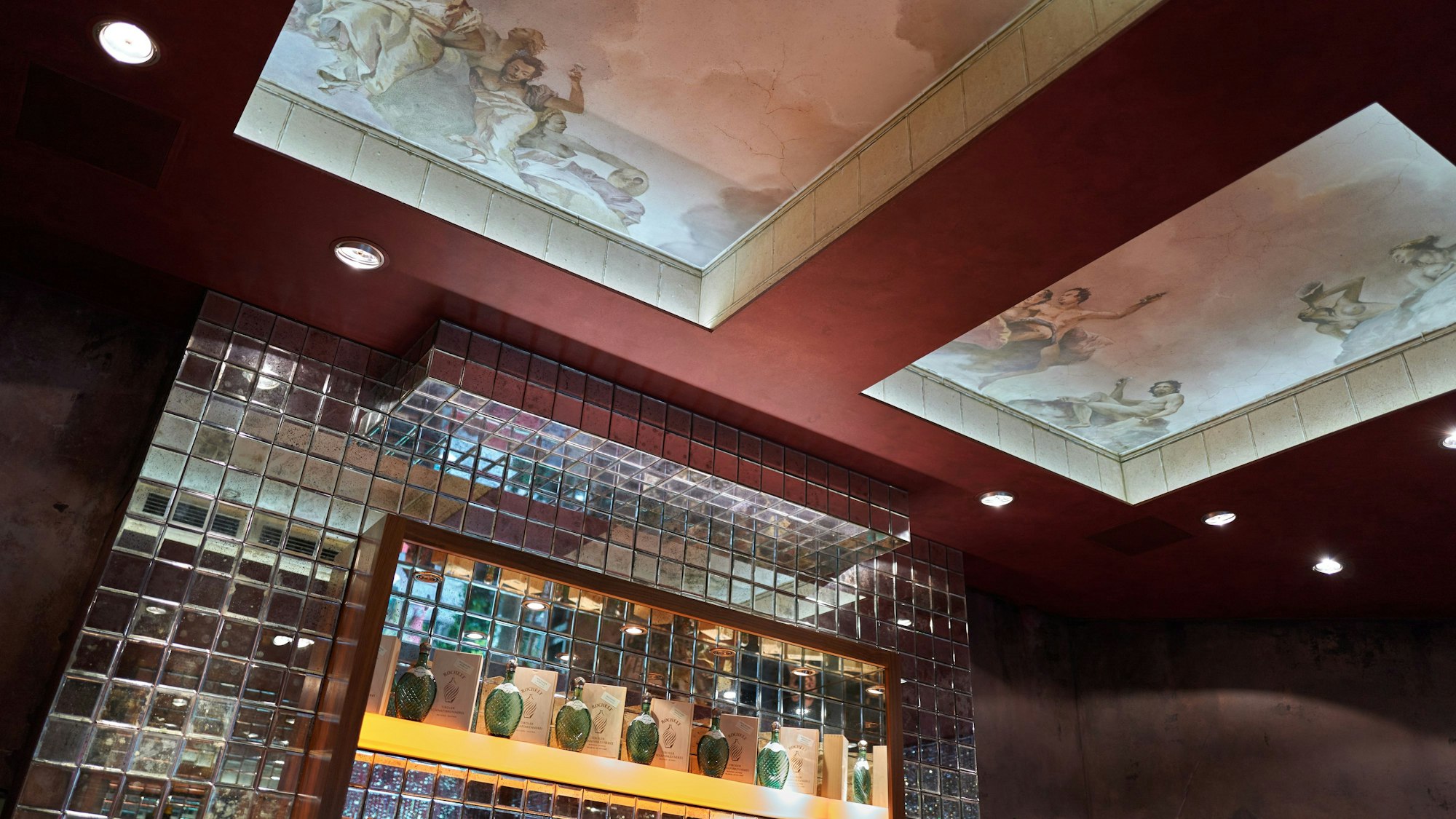 Bar und Decke in Gruber's Restaurant