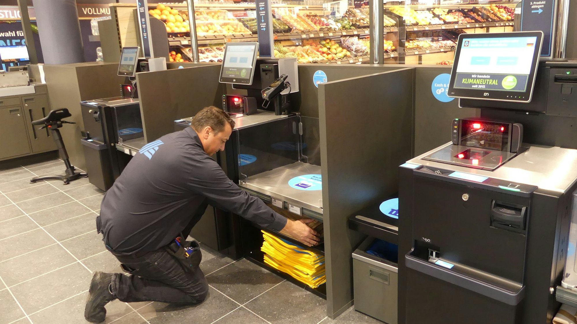 Die neue Filiale bietet auch drei Selbstbedienungskassen.
