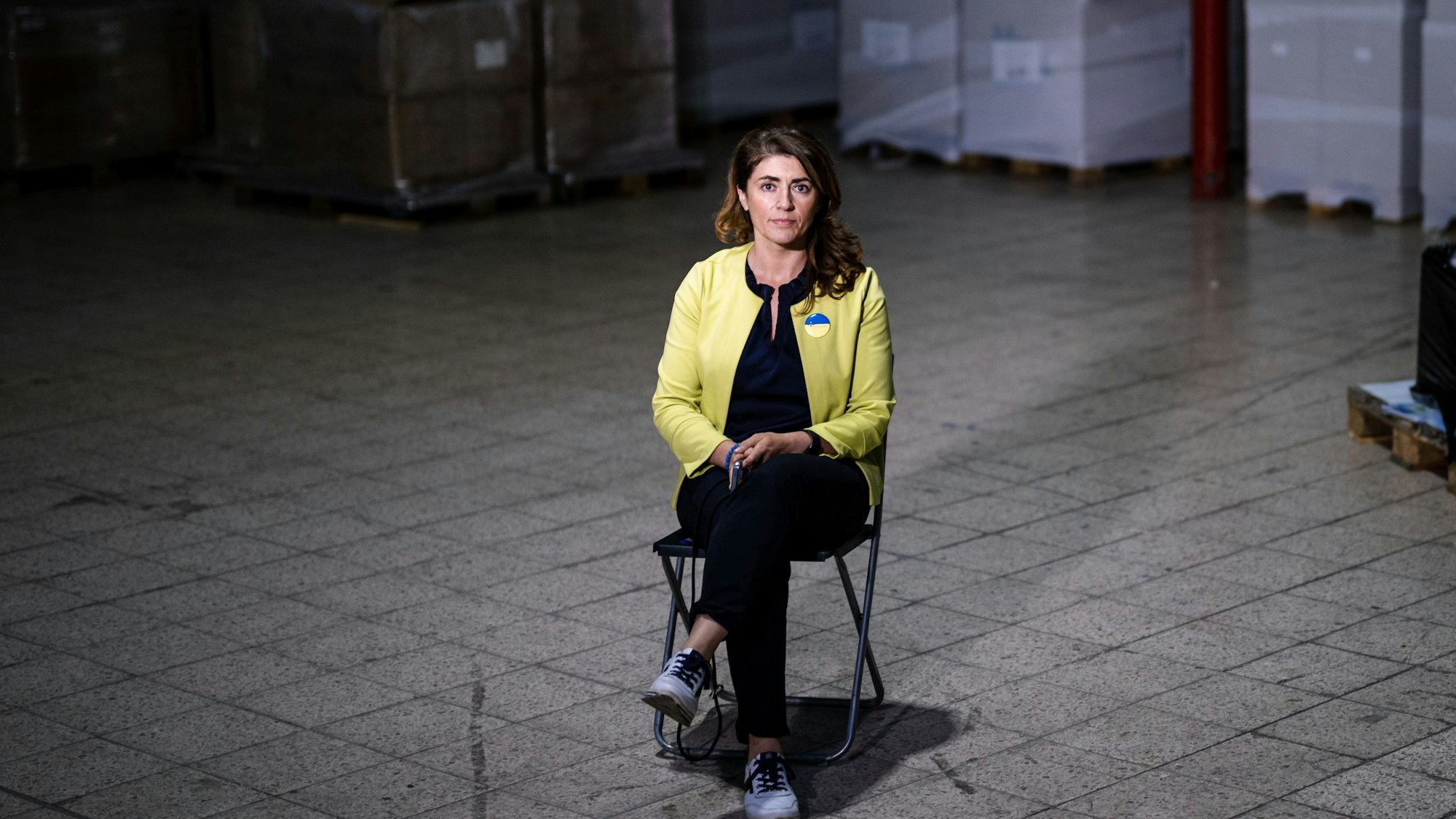 Einen Großteil ihrer Zeit verbringt Linda Mai im Lager. Von dort aus gehen Hilfsgüter alller Art in die Ukraine.