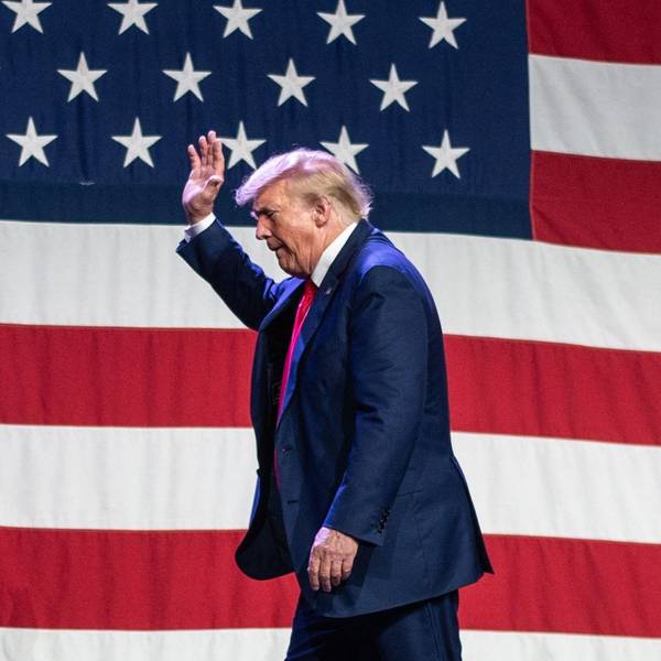 Der ehemalige US-Präsident Donald Trump bei einer Wahlkampfveranstaltung. Der Republikaner ist in mehreren Verfahren angeklagt. Es kommt zu Bedrohungen von Geschworenen und Richtern. (Archivbild)