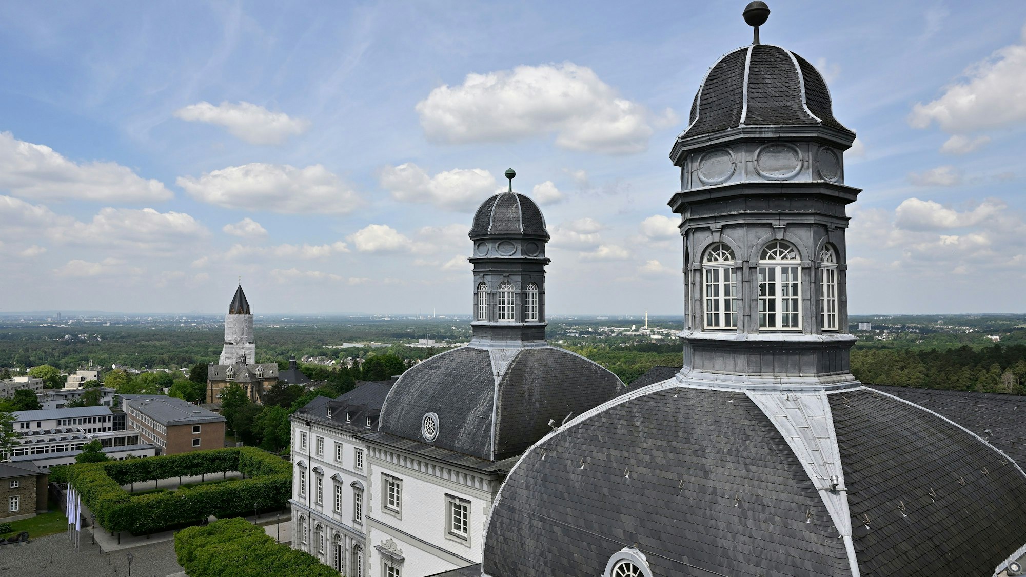 Bensberg. Grandhotel Schloss Bensberg. Blick vom Schlossturm