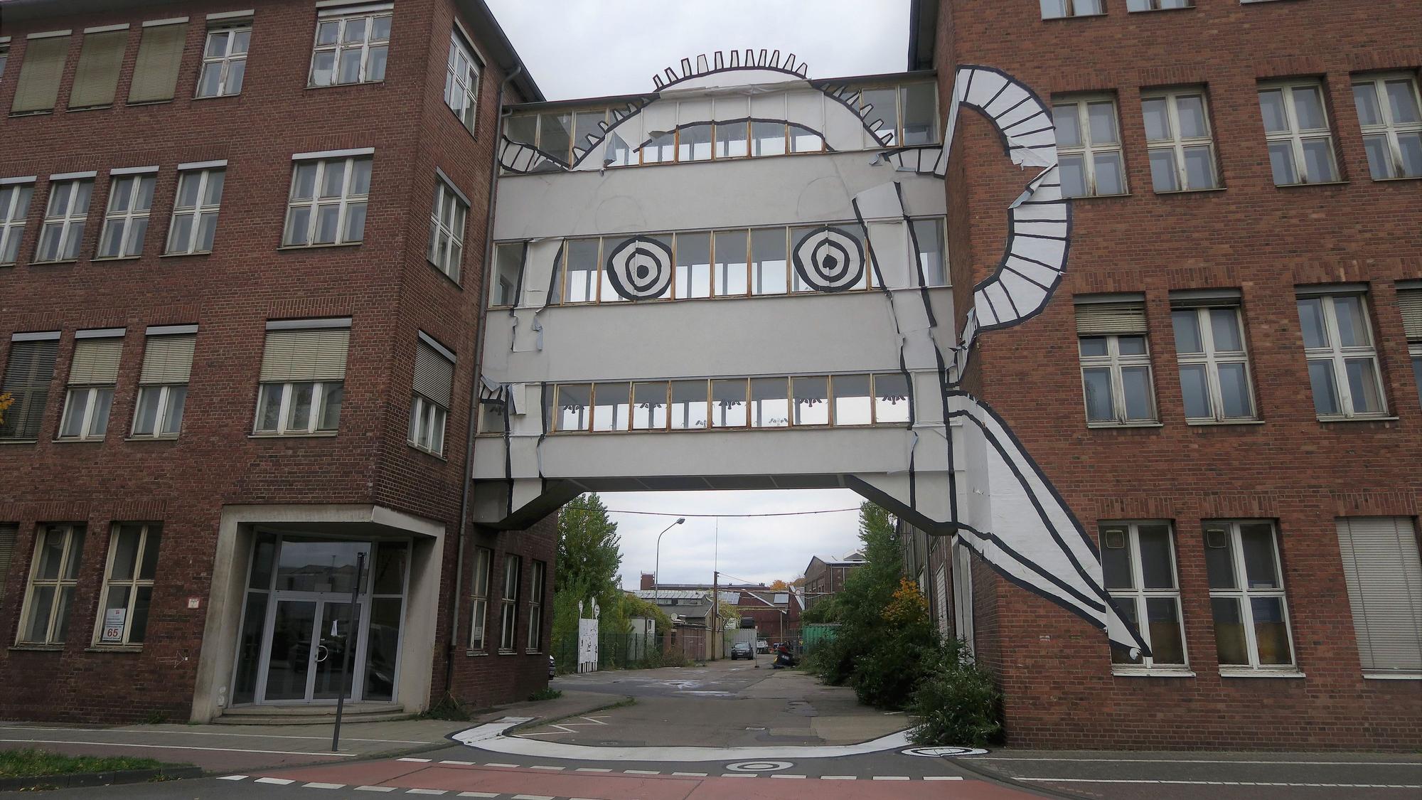 Der Eingang zum Osthof der Hallen Kalk an der Dillenburger Straße.