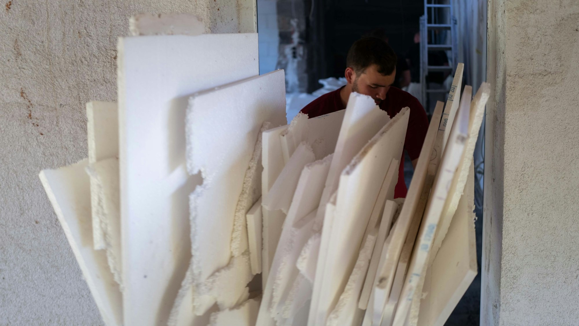 Das Bild zeigt viele Styroporplatten.