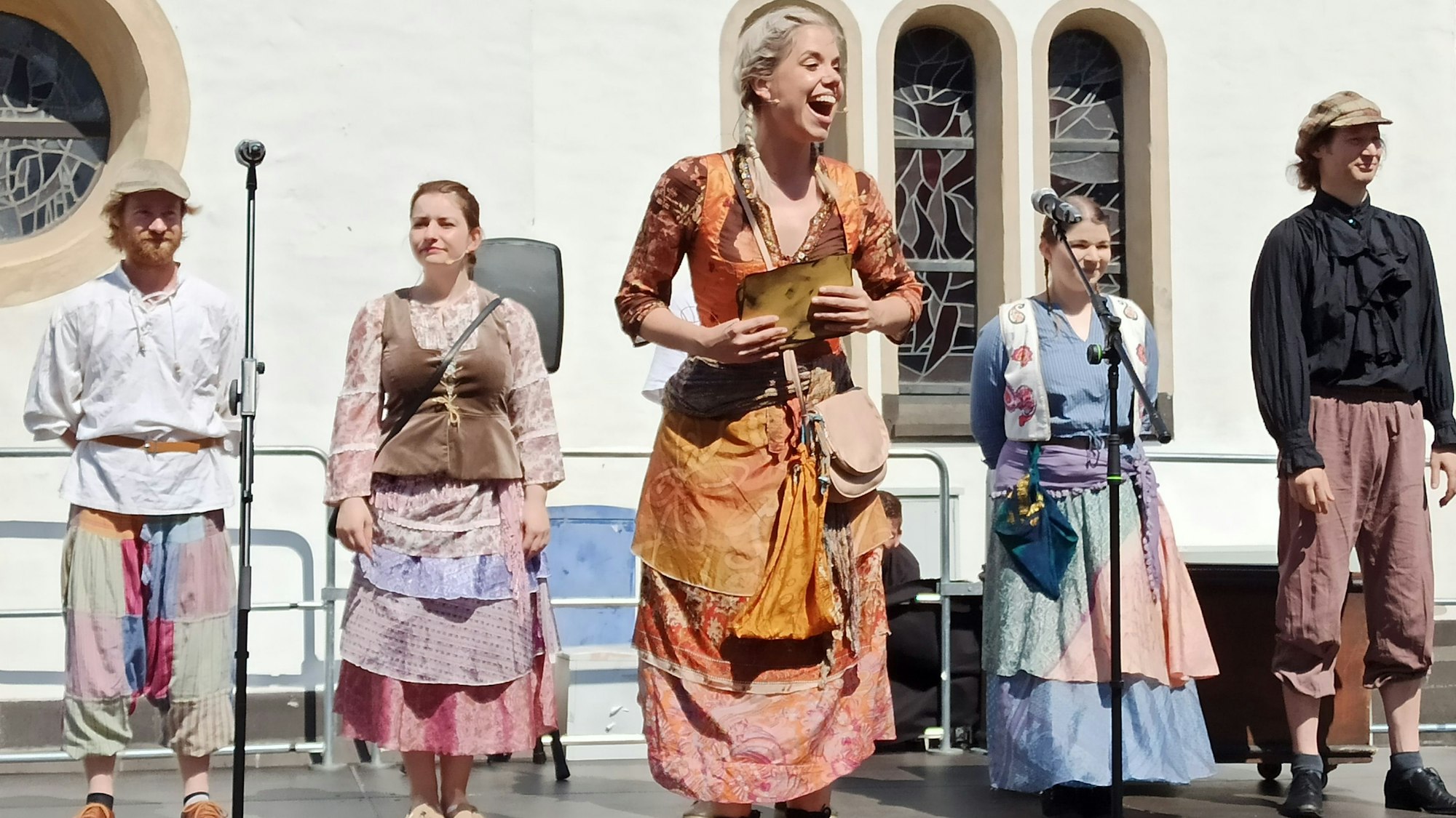 21. August 2023. Rheinbach. Stadtfest 725 Jahre. Das Rheinbacher Theaterensemble Rampenwutz präsentierte ein Stück über den "Historischen Bürgereid" . Foto: Frank Engel-Strebel