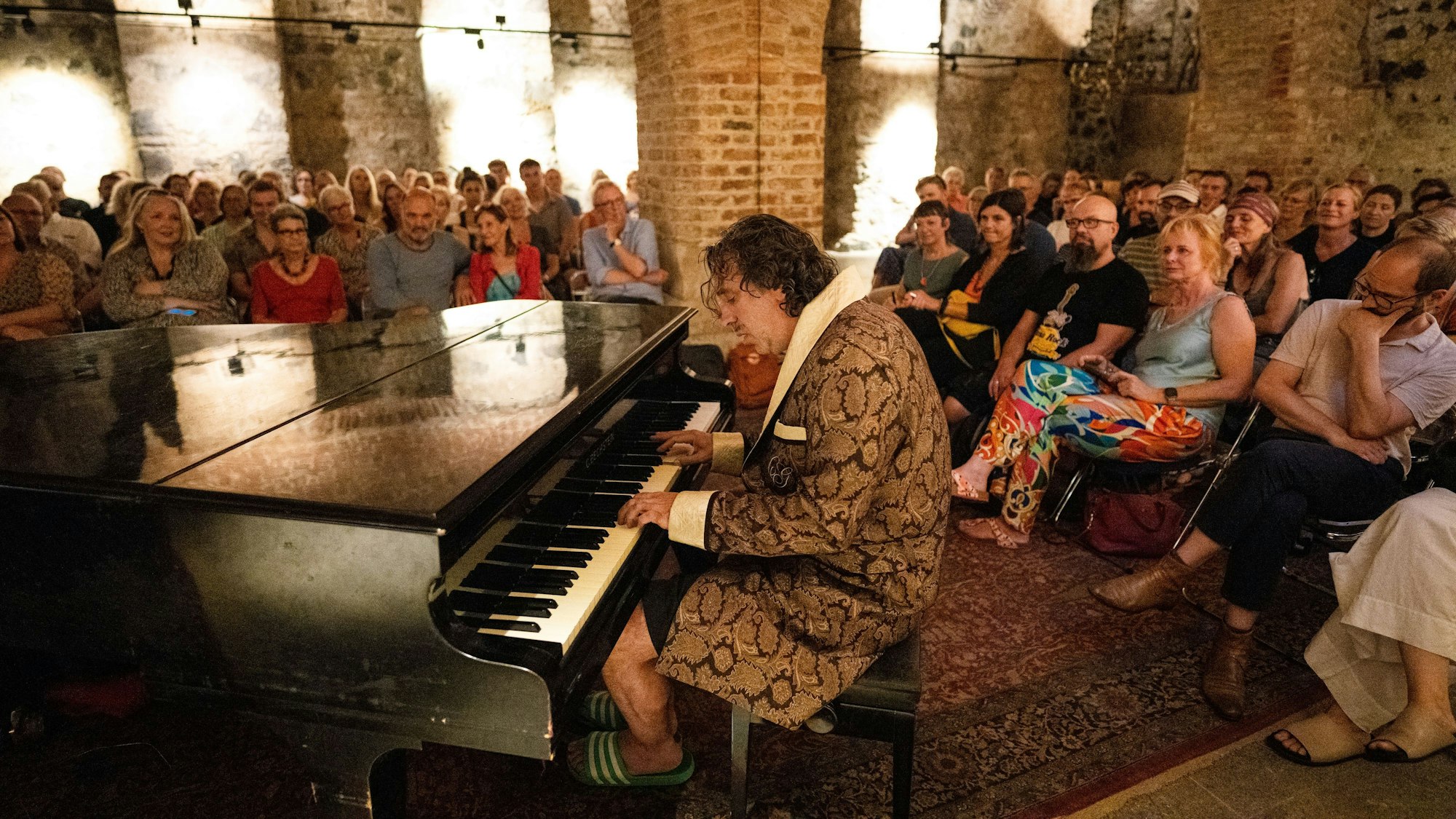 Chilly Gonzales fuer die Ukraine - Sancta Clara Keller