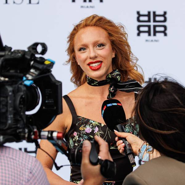 Anna Ermakova bei der zweiten Riani Fashion Cruise auf dem Ausflugsschiff Blue Rhapsody zur Präsentation der Sommerkollektion 2024.