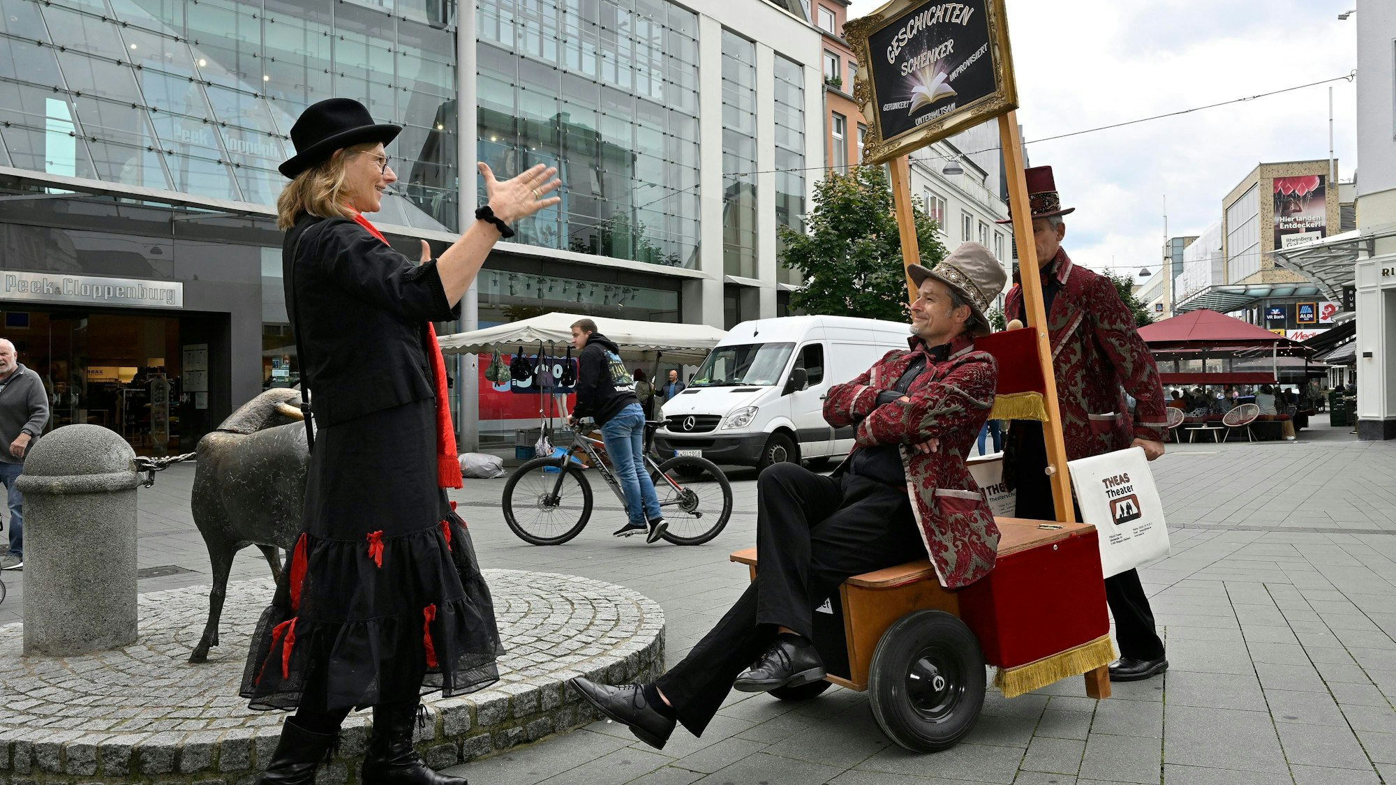 Theas-Theater bei der einer Straßenaktion.