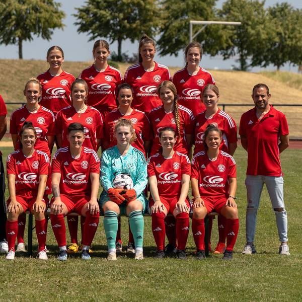 Das Bild zeigt die Frauenmannschaft des TuS Zülpich.