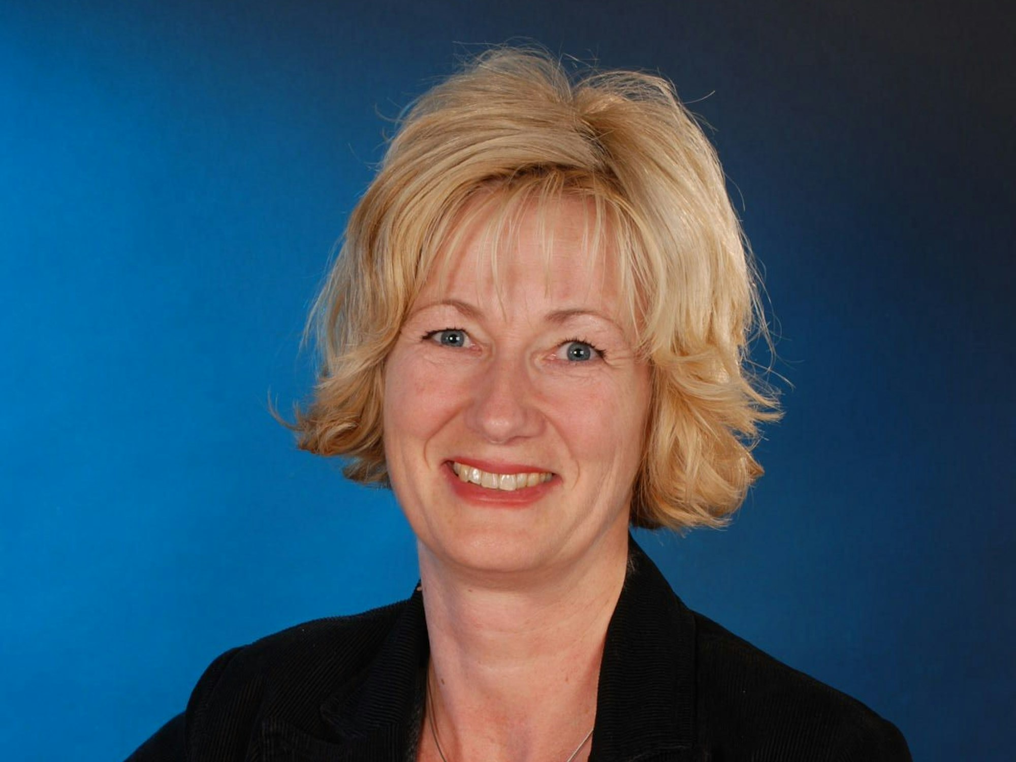 Ernährungswissenschaftlerin Sabine Schnadt berät beim Deutschen Allergie- und Asthmabund Patientinnen und Patienten mit Nahrungsmittelallergien. Nahaufnahme