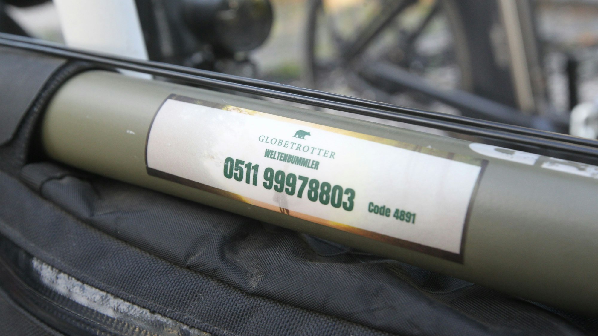 Einer von zehn Caches, die Pflieger auf seinem Fahrrad versteckt hat: Ein Röhrchen mit einer Nummer.